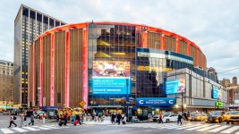 Madison_Square_Garden_(MSG)_-_Full_(48124330357).jpg